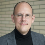 Portraitbild von Axel Dürkop, dem Wissenschaftlichen Mitarbeiter und Dozent für Informatik.